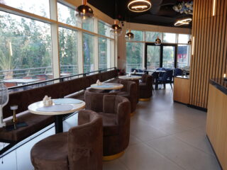 Luxury vs. Casual: Choosing the Right Interior Style for Your Restaurant